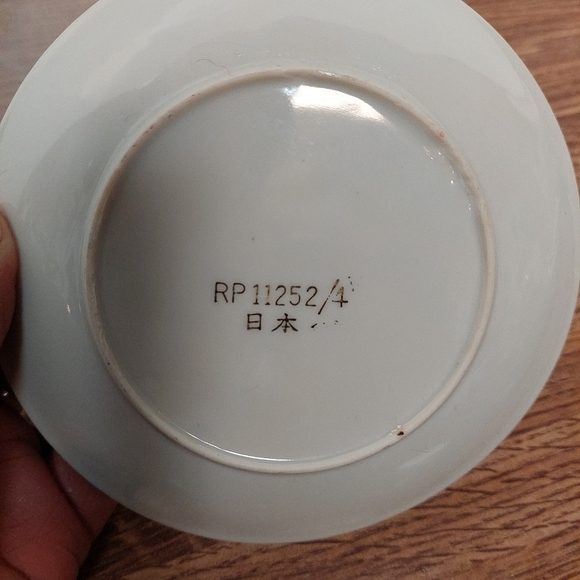 Vintage* 70s Hand-painted Kutani Porcelain Plate - Picture 3 of 4